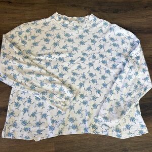 Vtg white & blue floral turtle neck